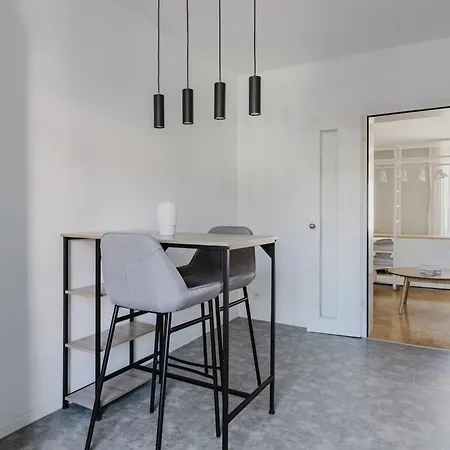 Charming In 4 Zürich