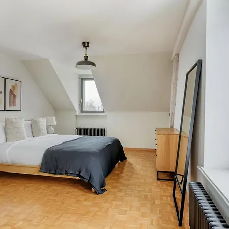 Charming In 4 Zurich